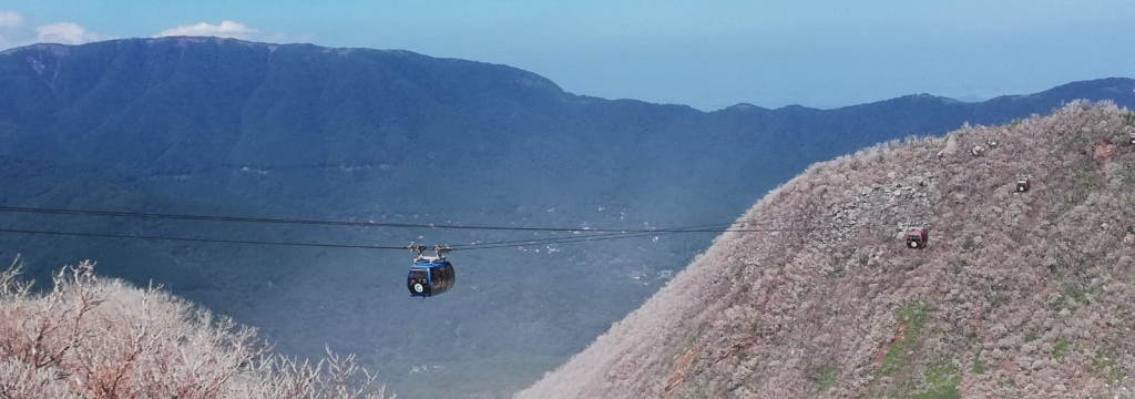 ropeway at owakudani